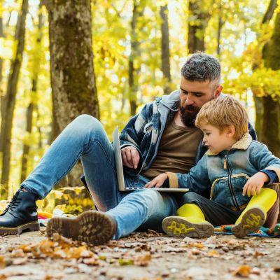 Πατέρας- γιος: Τρία σημαντικά στάδια της σχέσης τους