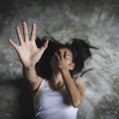 Η βία κατά των γυναικών και των κοριτσιών είναι μια παγκόσμια πανδημία