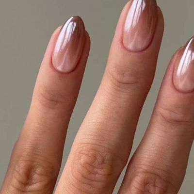 Η Jennifer Lopez μάς δείχνει το νέο γαλλικό που θα κυριαρχήσει φέτος