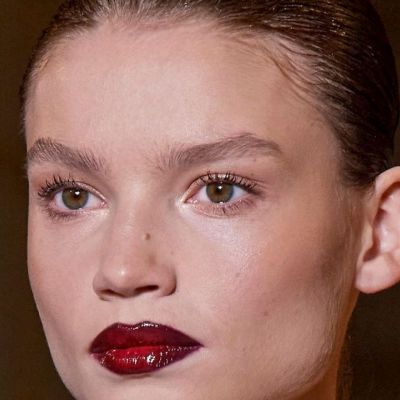 Lip contouring! Η τάση που είδαμε στα catwalks κάνει τα χείλη να φαίνονται πιο σαρκώδη