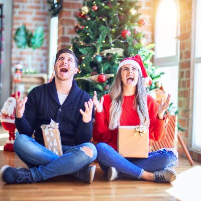 Πώς να διαχειριστούν οι γονείς το άγχος που τους προκαλούν οι γιορτές