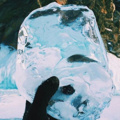 Μπορεί το hack με το παγάκι του Tik Tok να σε βοηθήσει να τονώσεις την περιοχή της κοιλιάς