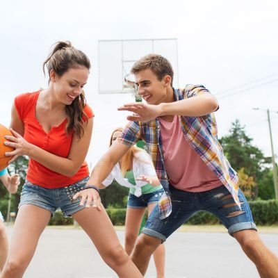 Γιατί οι γονείς πρέπει να ενθαρρύνουν τους εφήβους να παίζουν περισσότερο