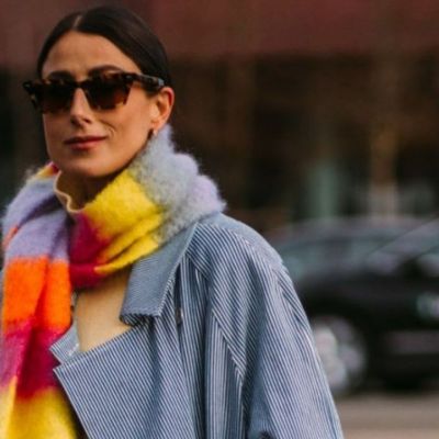 Οδηγός αγοράς: Τα μεγάλα cozy κασκόλ που χρειάζεται η ντουλάπα σου