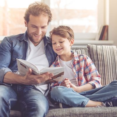 Πώς εξελίσσεται η σχέση πατέρα- γιου με τα χρόνια