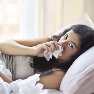 Πώς να κοιμηθείς φυσιολογικά όταν έχεις κρυώσει