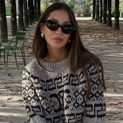 Έξι cool σύνολα με τζιν παντελόνι και πουλόβερ για να ξεκινήσεις χαλαρά την εβδομάδα σου