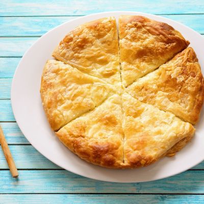 Μακαρονόπιτα με χωριάτικο φύλλο - Σαν της γιαγιάς