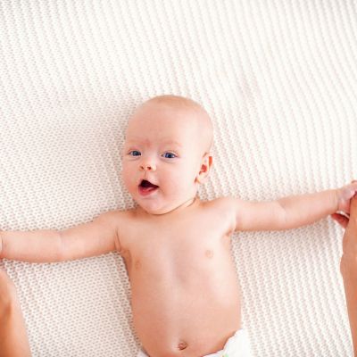 Πώς πρέπει να καθαρίζω τον αφαλό του μωρού μου