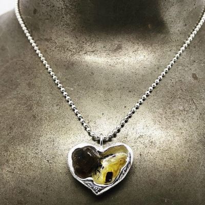 Κοσμήματα από ομφάλιο λώρο: Κι όμως είναι εντυπωσιακά και κομψά