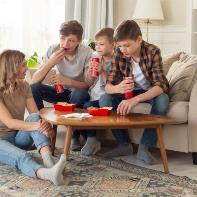 Εύκολες συνταγές για εκείνα τα βράδια που ως μαμά θες να αράξεις στον καναπέ με τα παιδιά σου