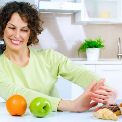 Βοηθάει η «ελεύθερη μέρα» στη δίαιτα; Τι απαντά ειδικός