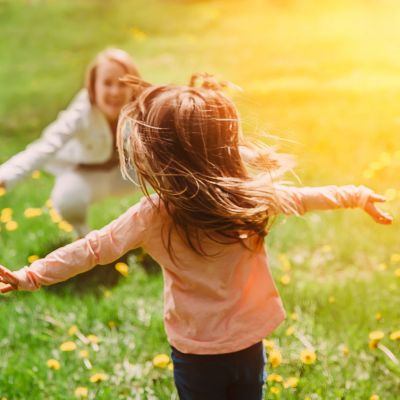 7 πράγματα που πρέπει να κάνουν οι μαμάδες για τα παιδιά τους καθημερινά