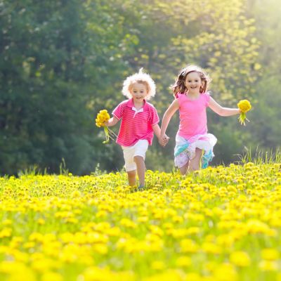 Ανοιξιάτικος ήλιος: 5 συμβουλές για το πώς θα προστατέψετε αποτελεσματικά το δέρμα του παιδιού