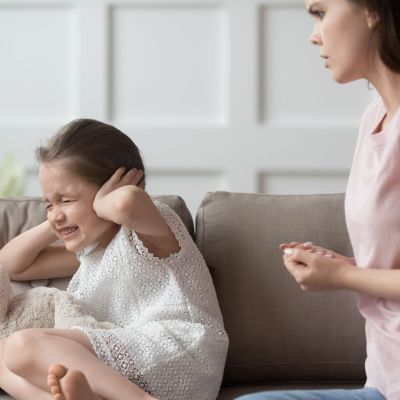 Τα παιδιά που ακούνε με την πρώτη φορά έχουν γονείς που κάνουν αυτά τα 5 πράγματα