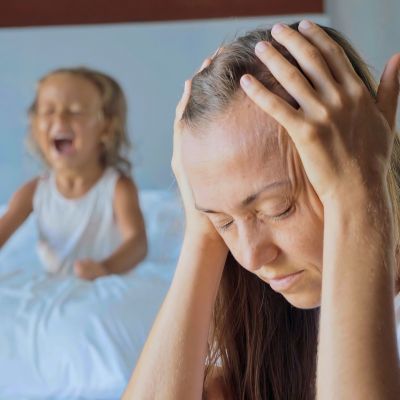 Πονοκέφαλος: 5 στάσεις γιόγκα που θα σας βοηθήσουν να τον αντιμετωπίσετε