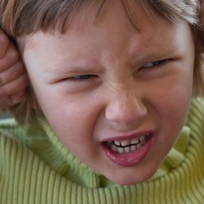 3 τακτικές για το πώς θα ηρεμήσετε το θυμωμένο σας παιδί