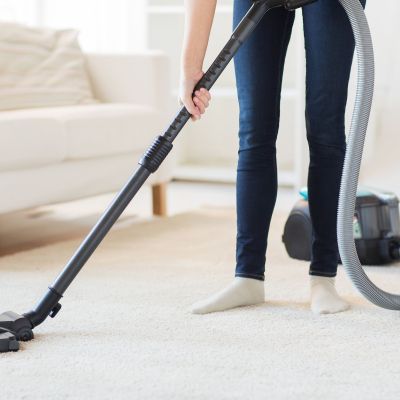 To tip της μαμάς: Το έξυπνο κόλπο με το βαμβάκι στην ηλεκτρική σκούπα