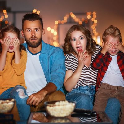 Γιατί είναι σημαντικό να βλέπετε ταινίες μαζί με τα παιδιά σας