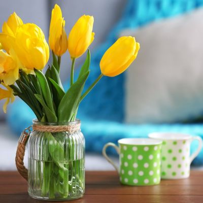 Τραπεζάκι σαλονιού: 10 ανοιξιάτικες ιδέες για να το διακοσμήσετε