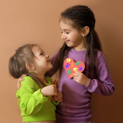 Βλεμματική επαφή και αυτισμός: Την επιδιώκουν τα παιδιά ή όχι;