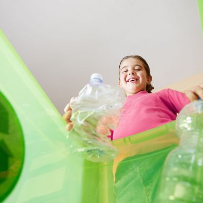 2 διασκεδαστικά παιχνίδια με ανακυκλώσιμα υλικά για νήπια