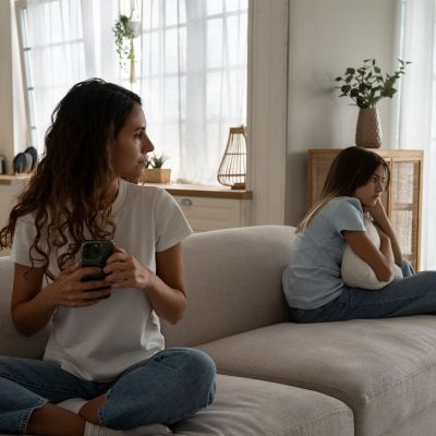 «Δεν με καταλαβαίνεις» λένε οι έφηβοι στον γονιό - Ποια πρέπει να είναι η αντίδρασή του