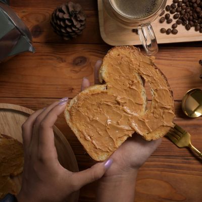 Μαμά και διατροφή: Πώς να επιλέξετε το πιο υγιεινό φυστικοβούτυρο, σύμφωνα με διαιτολόγο