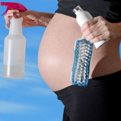 Καθαριστικά και αποσμητικά χώρου στην εγκυμοσύνη: Πόσο ασφαλής είναι η χρήση τους;