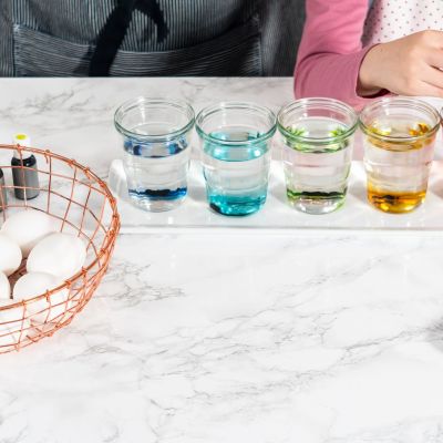 Βάψτε πασχαλινά αβγά με σόδα  και ξίδι - Τα παιδιά θα ξετρελαθούν γιατί μοιάζει με πείραμα