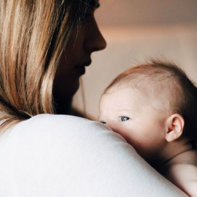 Πέντε αρνητικά συναισθήματα που βιώνει η νέα μαμά