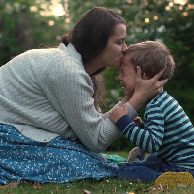 To φιλί της μαμάς έχει θεραπευτικές ιδιότητες σύμφωνα με την επιστήμη