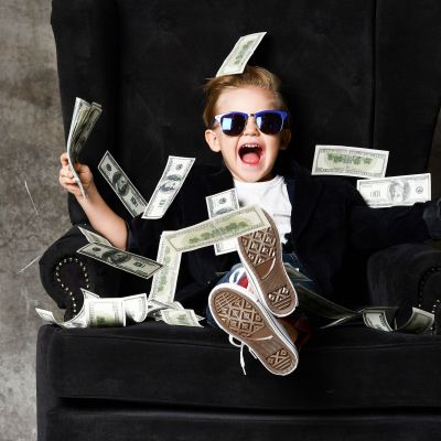 3 απλοί τρόποι να μάθετε στο παιδί σας την αξία των χρημάτων