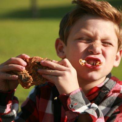 5 εύκολες συνταγές με κοτόπουλο που θα ξετρελάνουν τα παιδιά σας