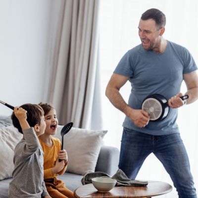 Γιατί οι μπαμπάδες είναι αναντικατάστατοι στη ζωή ενός παιδιού