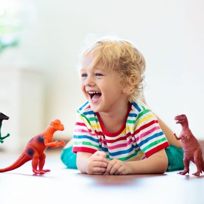 5+1 δραστηριότητες που ενθαρρύνουν τη φαντασία ενός νήπιου παιδιού