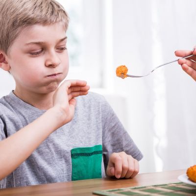 7 τρόποι για να βοηθήσετε το picky eater νήπιο παιδί σας να δοκιμάσει νέα φαγητά  