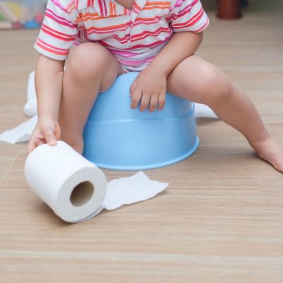 Εκπαίδευση για την τουαλέτα: Τι να κάνετε όταν το παιδί δε θέλει το γιογιό