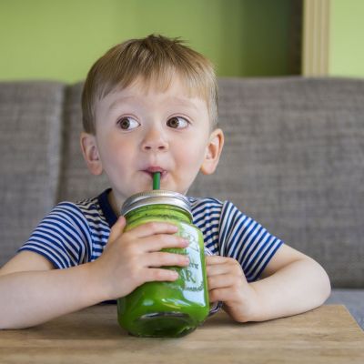 5 συνταγές για smoothie που θα λατρέψει το νήπιο παιδί σας