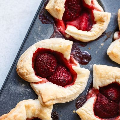 5 καλοκαιρινές συνταγές με σφολιάτα και φράουλες