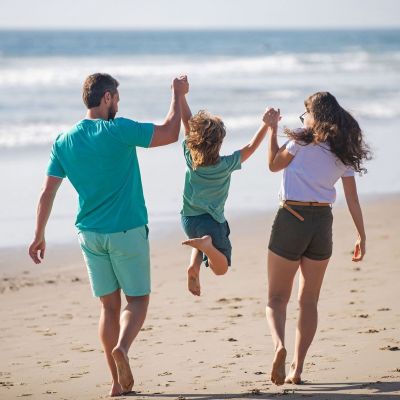 Οικογενειακές διακοπές με μικρά παιδιά: 4 χρήσιμα tips για να περάσετε καλά