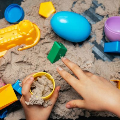 Φτιάξτε μαγική άμμο (kinetic sand) με corn flour, κακάο και νερό - Δεν κολλάει στα χέρια