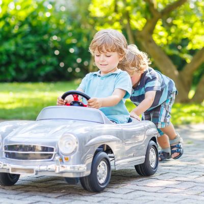 8 υπαίθρια παιχνίδια που θα κρατήσουν τα παιδιά σας απασχολημένα αυτό το καλοκαίρι