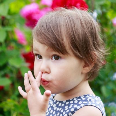 5 συνήθειες των νηπίων που οι γονείς θεωρούν περίεργες