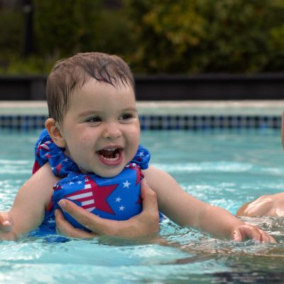 Παιδικά σωσίβια: Ποιο είναι το πιο ασφαλές ανάλογα με την ηλικία του παιδιού