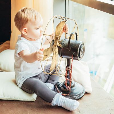 Ανεμιστήρας ή κλιματιστικό: Ποια είναι η καλύτερη επιλογή για το μωρό;