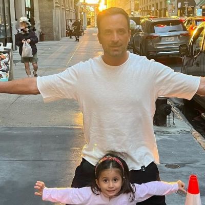 Γιώργος Λιανός: Βόλτα με τις δύο κόρες του