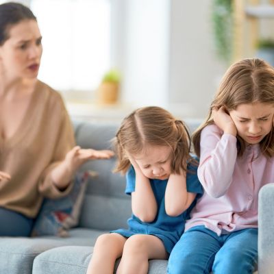 Θυμώνετε πολύ εύκολα με τα παιδιά σας; 5 tips για να διορθώσετε τη συμπεριφορά σας