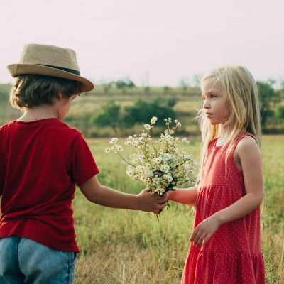 5 τρόποι για να μεγαλώσετε ένα ευγενικό παιδί