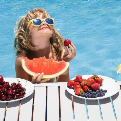 Ζωγραφίζοντας τα φρούτα του καλοκαιριού - Δωρεάν χρωμοσελίδες